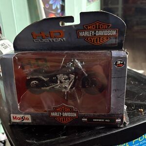 Harley-Davidson Black and Silver Diecast Model
